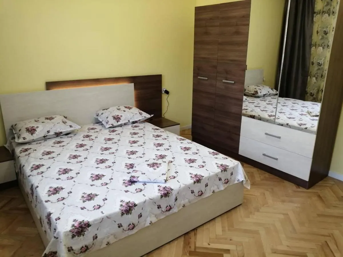 Apartmán В Сърцето На Варна Ви Очаква Прекрасен И Просторен Апартамент